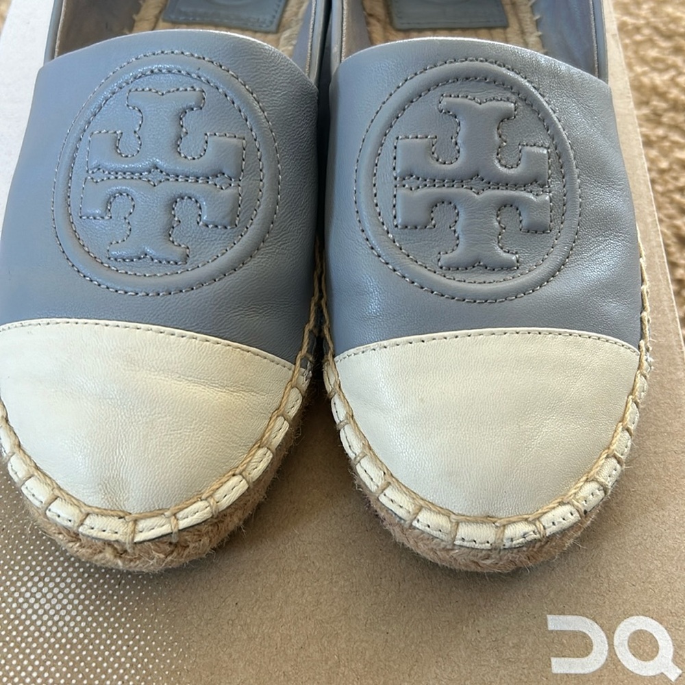 Tory Burch Elenor sandals size 5 blue/white leather